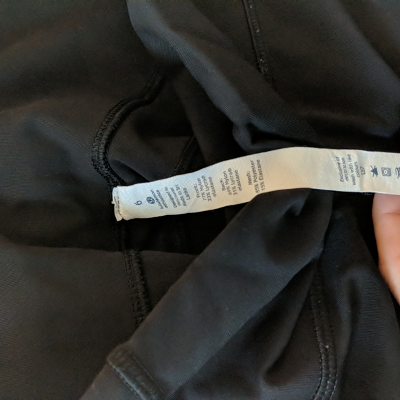 SOLD Lululemon cropped leggings - Picture 4 of 5